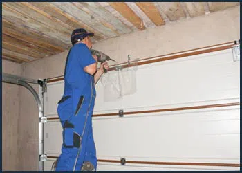Garage Doors Store Repairs Yucaipa, CA 909-453-2008 - cont-gdr-door-repair-08m